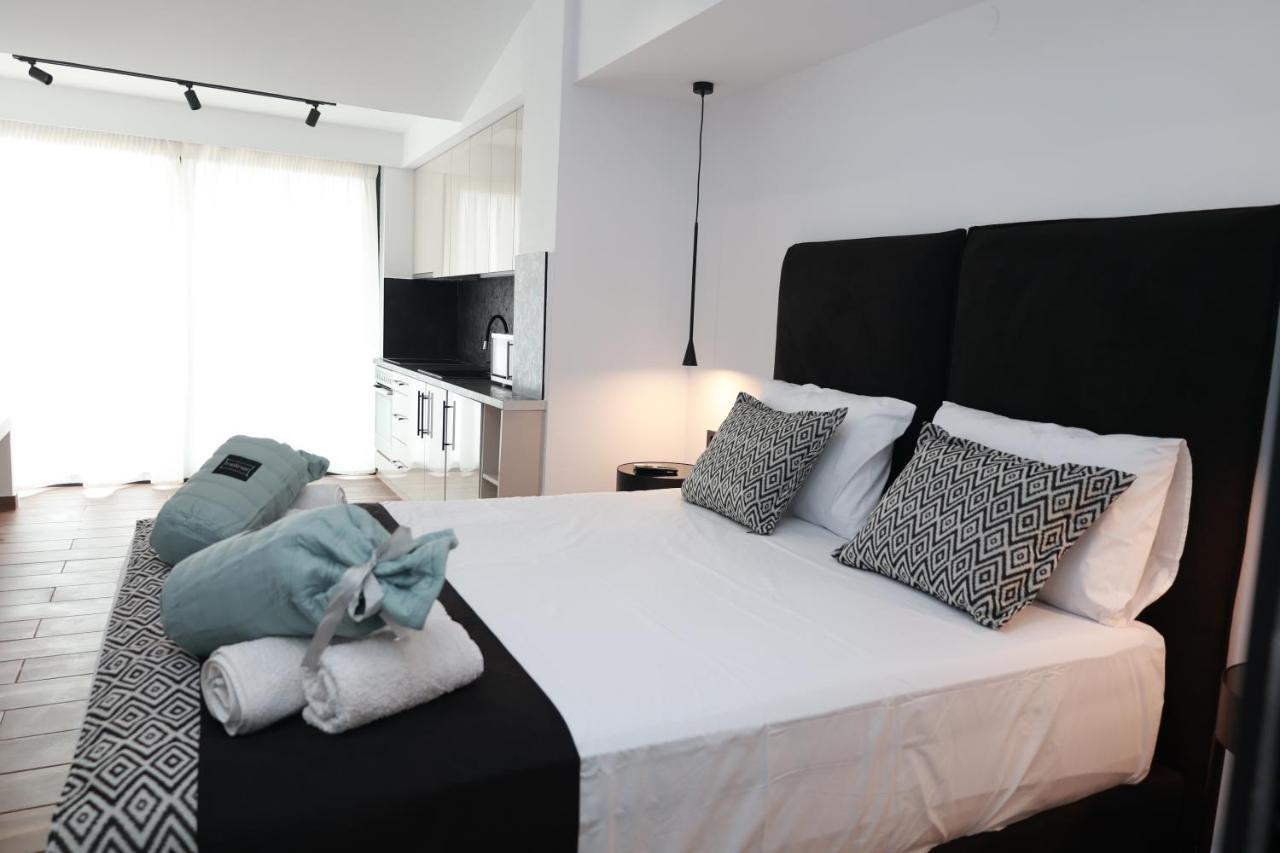 Paris-Irini Studios And Apartments Plomari Luaran gambar