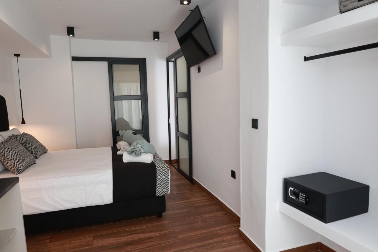 Paris-Irini Studios And Apartments Plomari Luaran gambar