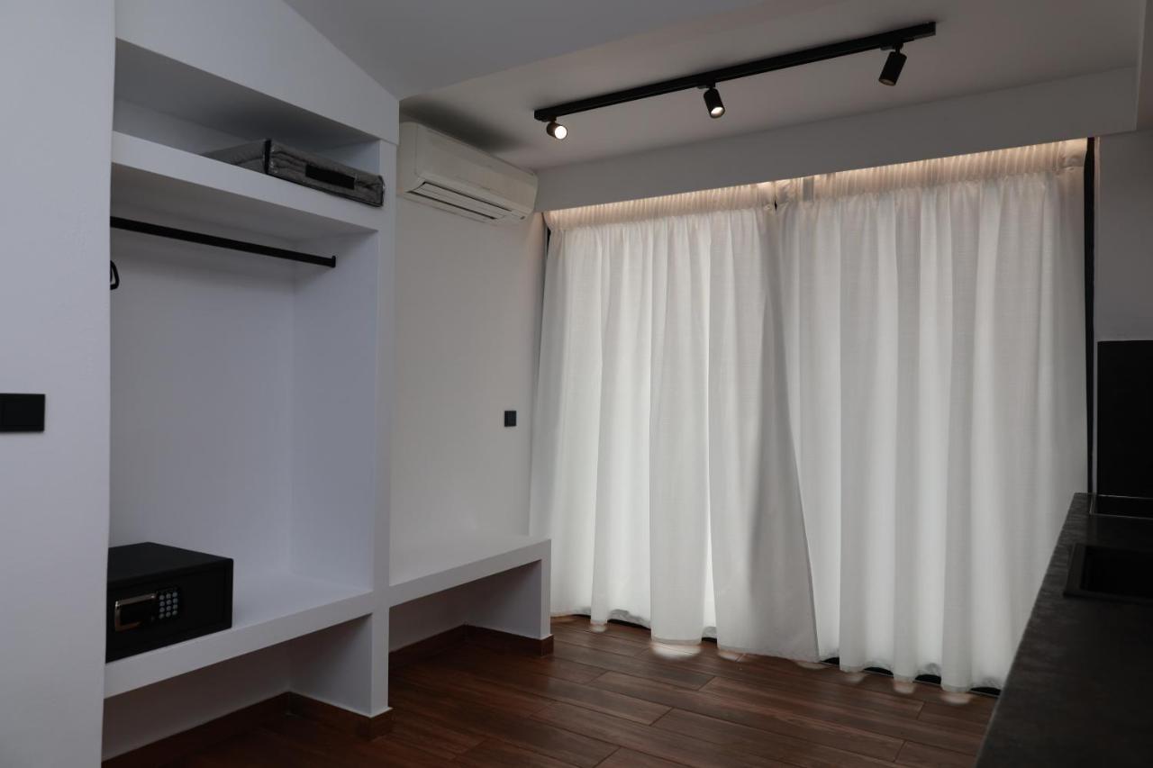 Paris-Irini Studios And Apartments Plomari Luaran gambar