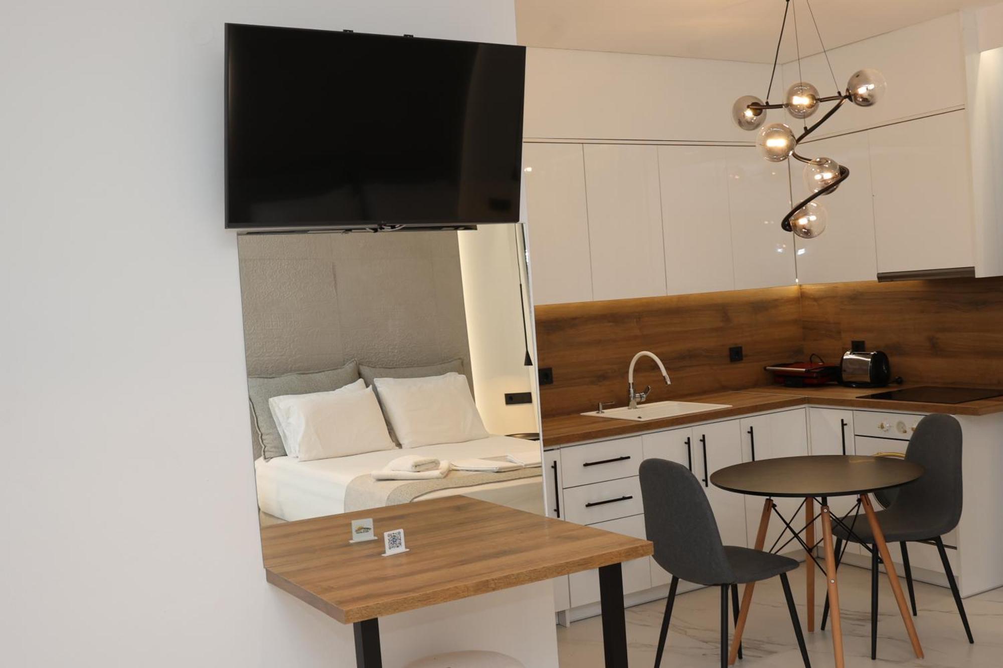 Paris-Irini Studios And Apartments Plomari Luaran gambar